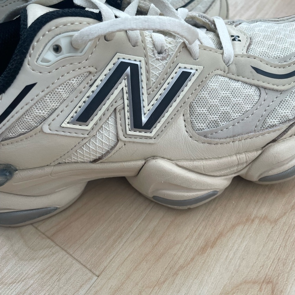 New Balance Cream and Black Sneakers - Picture 14 of 14